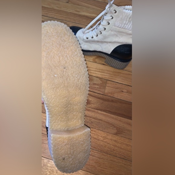 Chanel 20B Suede Beige Combat Boots Black Quilted Cap toe 39/ 9 AUTHENTIC - Picture 8 of 8
